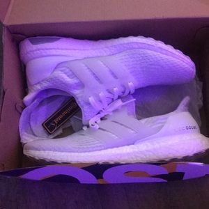 ultra boost all white, worn like twice